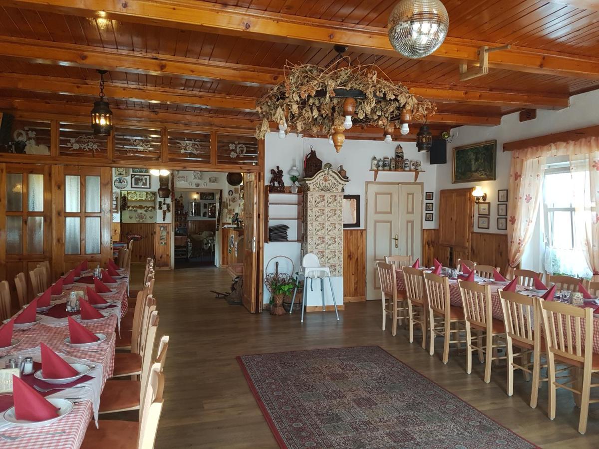 Hostinec Selsky Dvur Zbiroh Εξωτερικό φωτογραφία